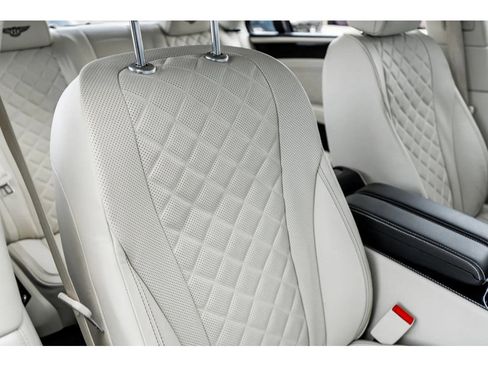 Used 2018 Bentley Flying Spur V8 image 42