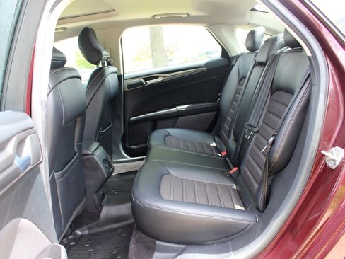 Used 2017 Ford Fusion SE w/ Equipment Group 201A AWD/4WD image 33