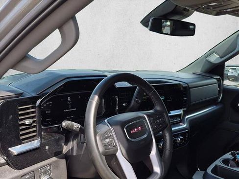 Used 2026 GMC Sierra 1500 SLT AWD/4WD image 10