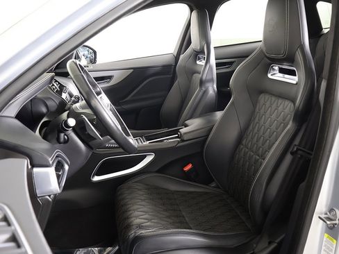 Used 2020 Jaguar F-PACE SVR image 34