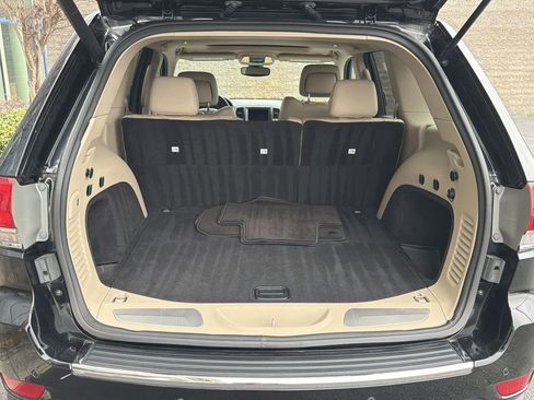 Used 2018 Jeep Grand Cherokee Limited image 18