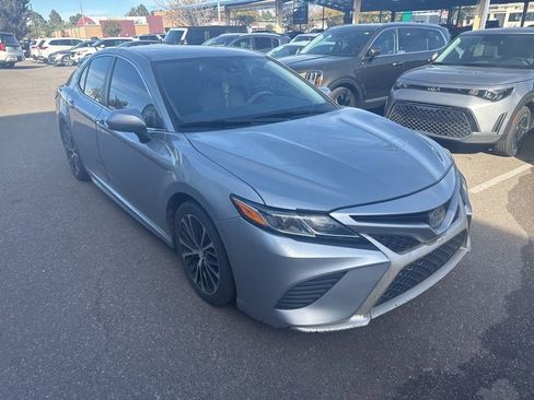 Used 2018 Toyota Camry L image 1
