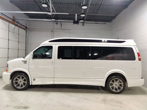 Used 2015 Chevrolet Express 2500 Extended image 37