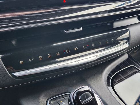 Used 2023 Cadillac Escalade Sport AWD/4WD image 23