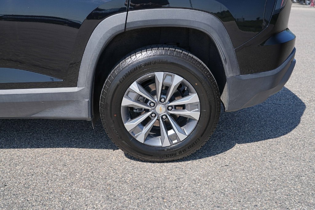Used 2026 Chevrolet Equinox LT AWD/4WD image 14