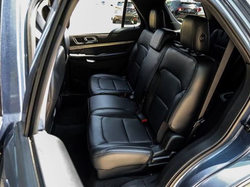 Used 2018 Ford Explorer XLT w/ Equipment Group 202A FWD image 49
