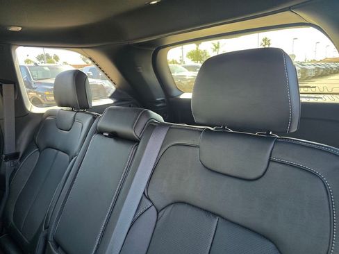 New 2026 Jeep Grand Cherokee Limited AWD/4WD image 9