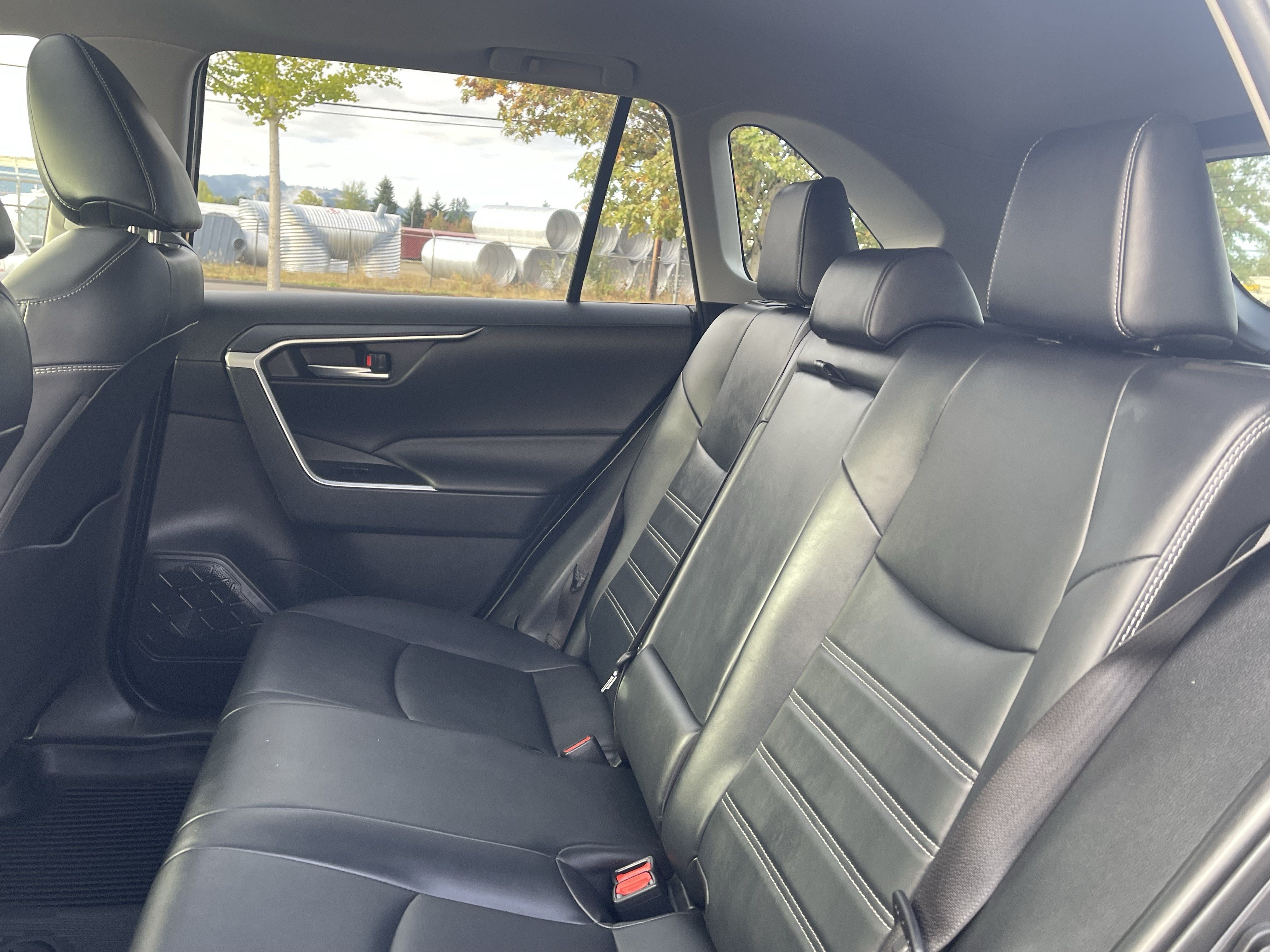 Used 2020 Toyota RAV4 XLE Premium AWD/4WD image 15