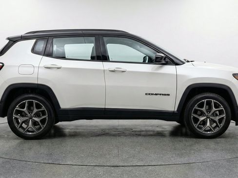 Used 2025 Jeep Compass Limited AWD/4WD image 11
