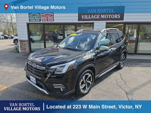 Used 2022 Subaru Forester Touring AWD/4WD image 1