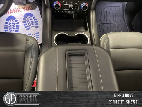 Used 2023 GMC Yukon SLT w/ SLT Luxury Package AWD/4WD image 19