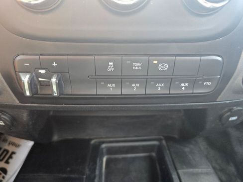 Used 2018 RAM 3500 Tradesman w/ Chrome Appearance Group AWD/4WD image 32
