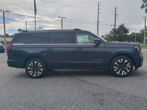 New 2025 Ford Expedition Max Platinum w/ Driver's Package image 19