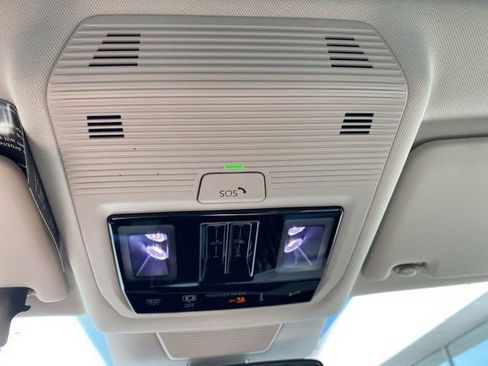 New 2025 Volkswagen Tiguan SE w/ Panoramic Sunroof Package image 43