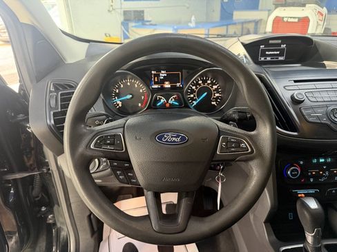 Used 2017 Ford Escape SE FWD image 23