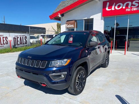 Used 2019 Jeep Compass Trailhawk AWD/4WD image 4