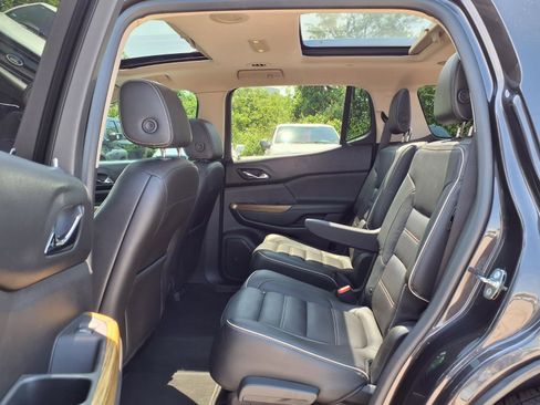 Used 2017 GMC Acadia Denali w/ Technology Package FWD image 27