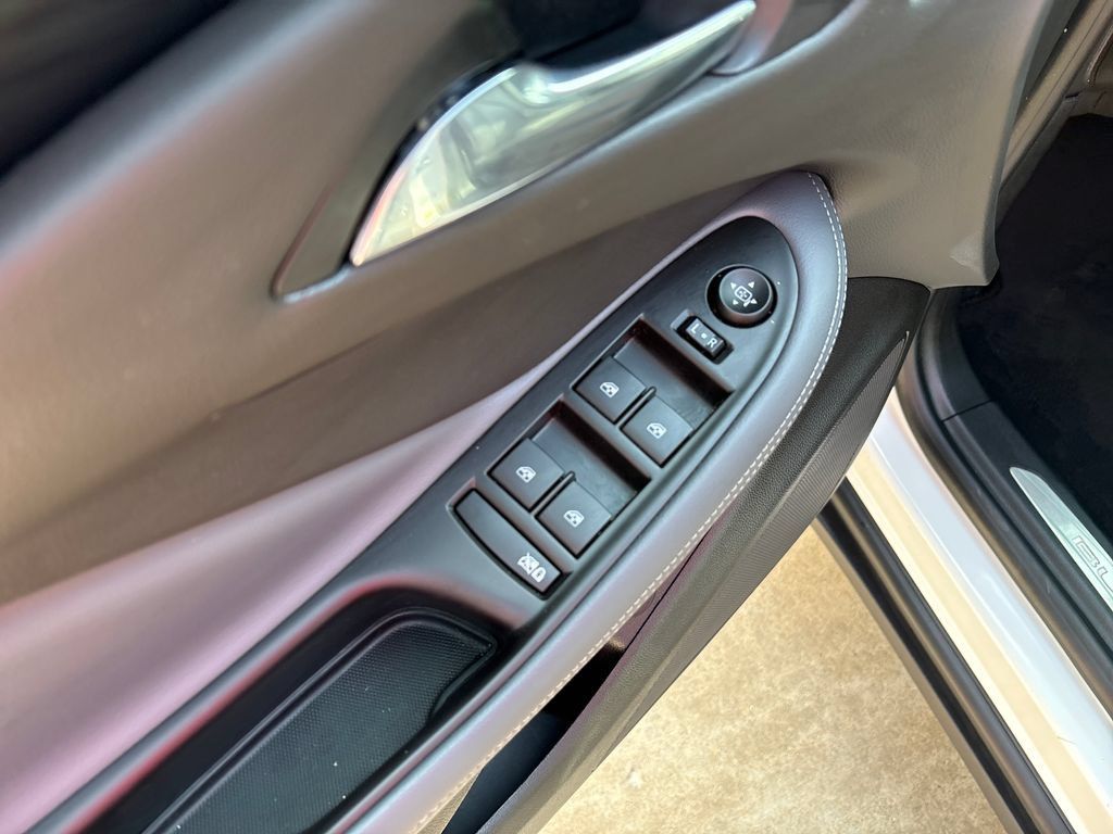 Used 2019 Buick Envision Essence w/ LPO, Interior Luxury Package FWD image 11