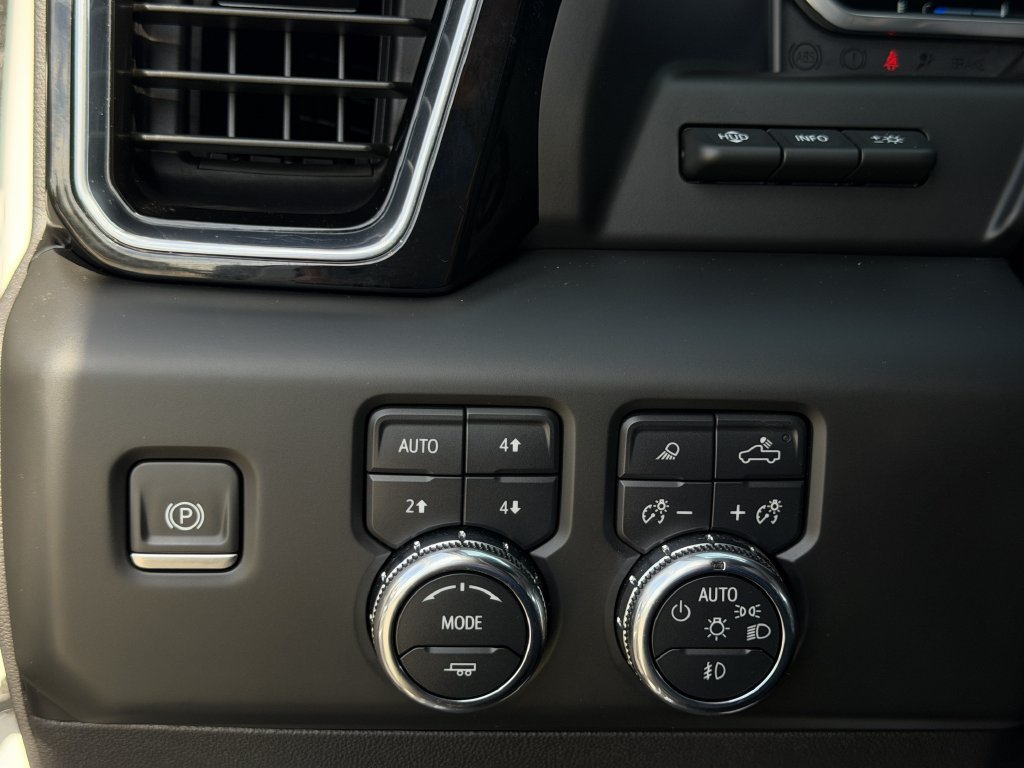 Used 2023 GMC Sierra 1500 Denali w/ Technology Package AWD/4WD image 22