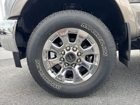 Used 2019 Ford F250 Lariat w/ Lariat Ultimate Package AWD/4WD image 12