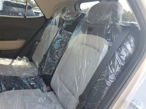 New 2025 Hyundai Venue SEL image 8