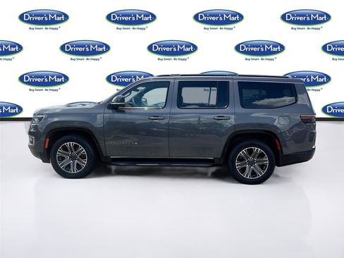 Used 2024 Jeep Wagoneer Series II w/ Flexible Seating Group RWD image 4