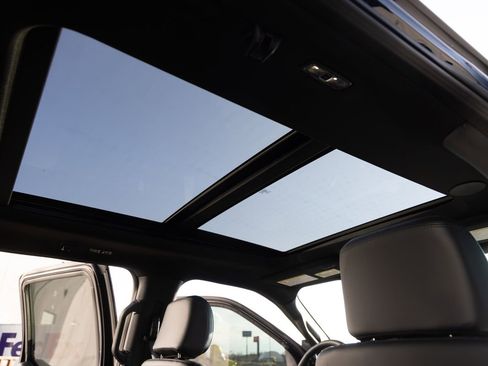 Used 2025 Ford F350 Platinum image 33