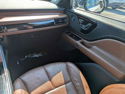 Used 2023 Lincoln Aviator Reserve w/ Equipment Group 201A RWD image 17
