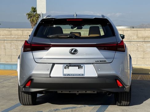 New 2026 Lexus UX 300h FWD image 10