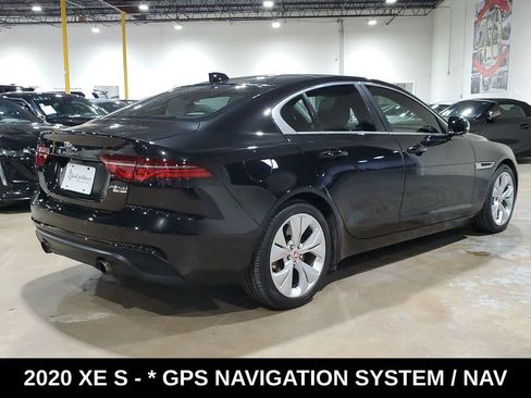 Used 2020 Jaguar XE S RWD image 10