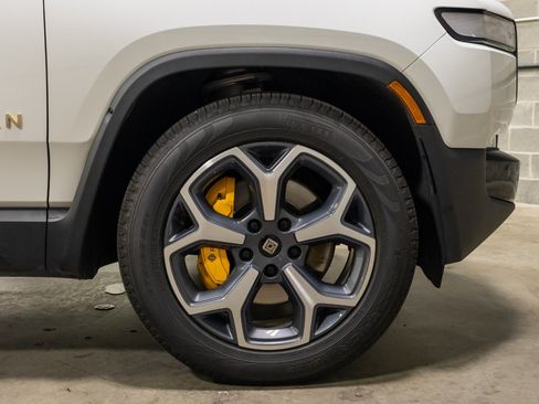 Used 2022 Rivian R1T Adventure AWD/4WD image 24