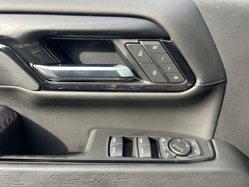 Used 2025 GMC Sierra 2500 AT4X image 57