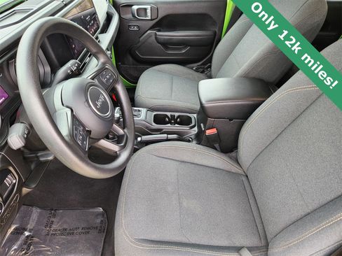 Used 2025 Jeep Gladiator Sport image 13