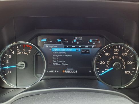 Used 2017 Ford F150 Lariat w/ Equipment Group 502A Luxury AWD/4WD image 17