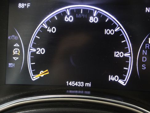 Used 2015 Jeep Grand Cherokee Limited AWD/4WD image 13