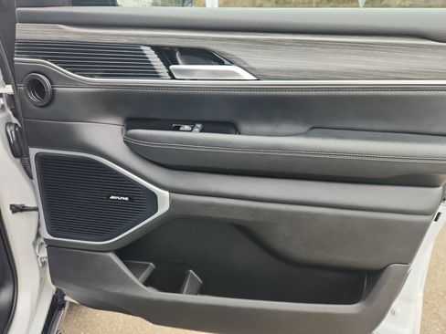 Used 2024 Jeep Wagoneer Series II image 54