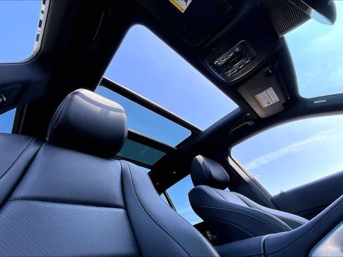 Used 2022 Mercedes-Benz GLS 450 4MATIC image 13