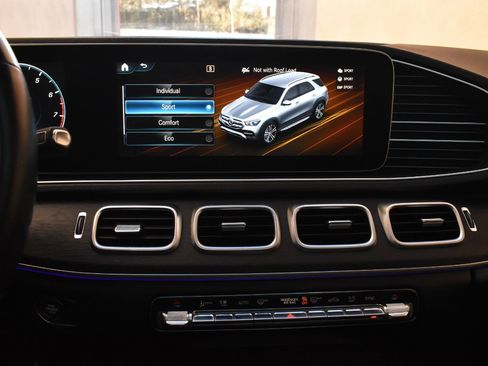 Used 2022 Mercedes-Benz GLE 350 4MATIC w/ AMG Line Exterior image 34