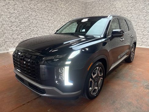 Used 2023 Hyundai Palisade SEL w/ Premium Package AWD/4WD image 3