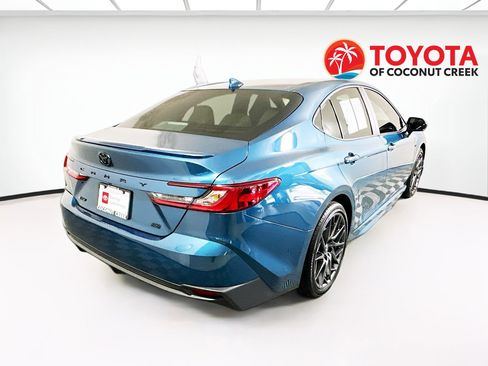 Used 2025 Toyota Camry SE FWD image 3