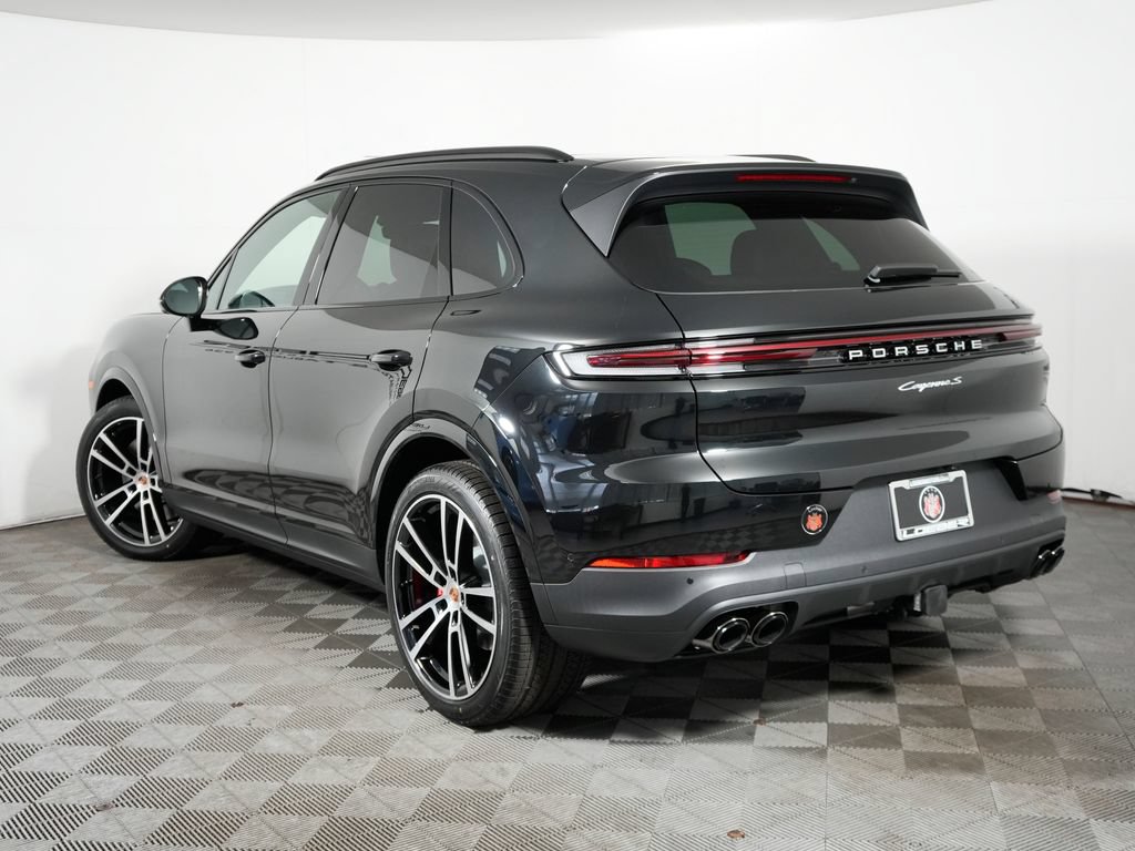 Certified 2026 Porsche Cayenne S AWD/4WD image 3