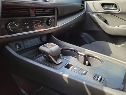 Certified 2024 Nissan Rogue S FWD image 25