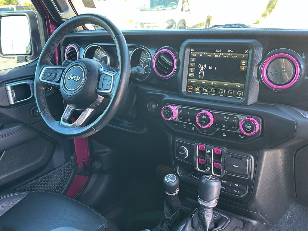 Used 2022 Jeep Wrangler Unlimited Sahara AWD/4WD image 16