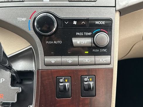 Used 2010 Toyota Venza AWD w/ Comfort Pkg image 33