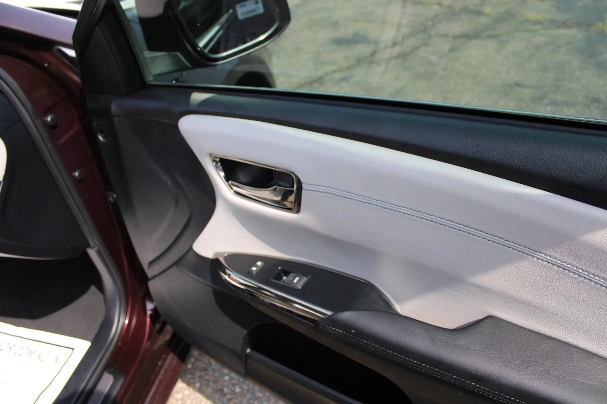 Used 2013 Toyota Avalon Limited FWD image 13