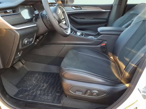 New 2026 Jeep Grand Cherokee Altitude AWD/4WD image 14