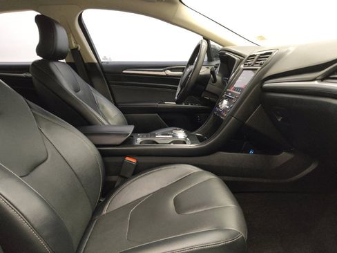 Used 2019 Ford Fusion Energi Titanium image 21