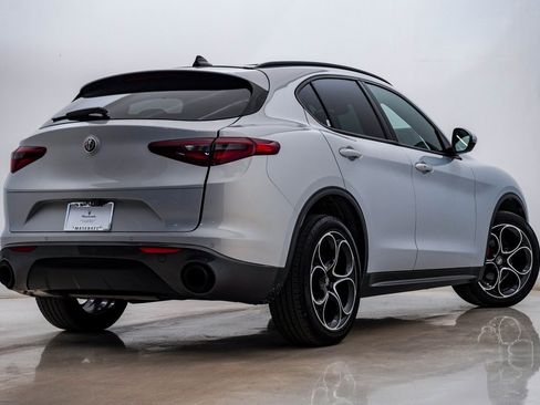 Used 2022 Alfa Romeo Stelvio Ti image 9