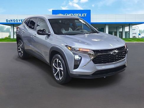 New 2026 Chevrolet Trax RS w/ Driver Confidence Package FWD image 4