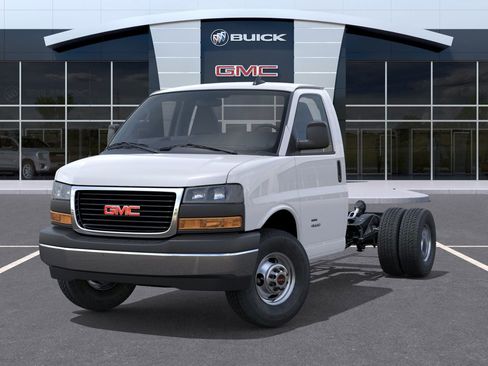 New 2026 GMC Savana 3500 w/ Power Convenience Package RWD image 34